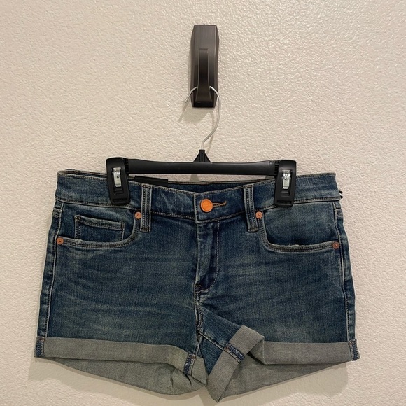 NWT BLANK NYC The Fulton Roll Up Denim Shorts Size 25 - Picture 1 of 6